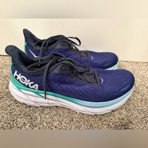Hoka Clifton 8 running shoes in a blue and teal 10B